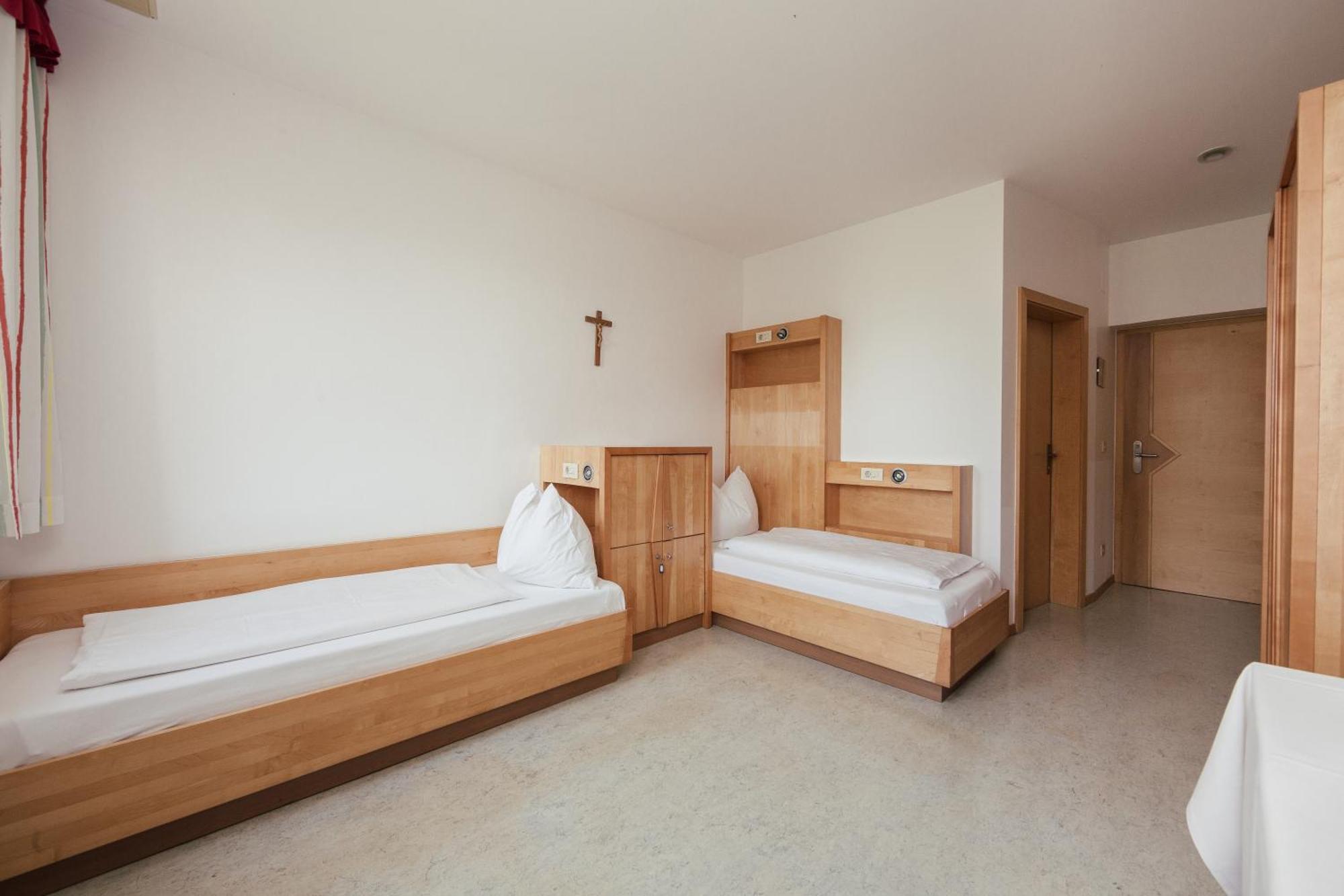 Hotel Gaestehaus Salvatorianerinnen 3*